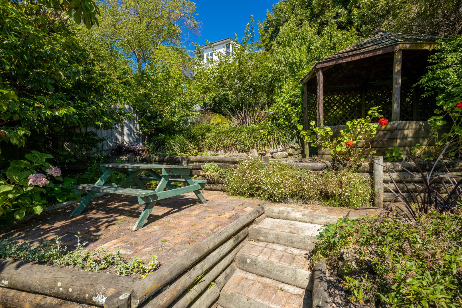 16 Russell Street, Stepneyville #24 -- listing/13814/x.jpeg
