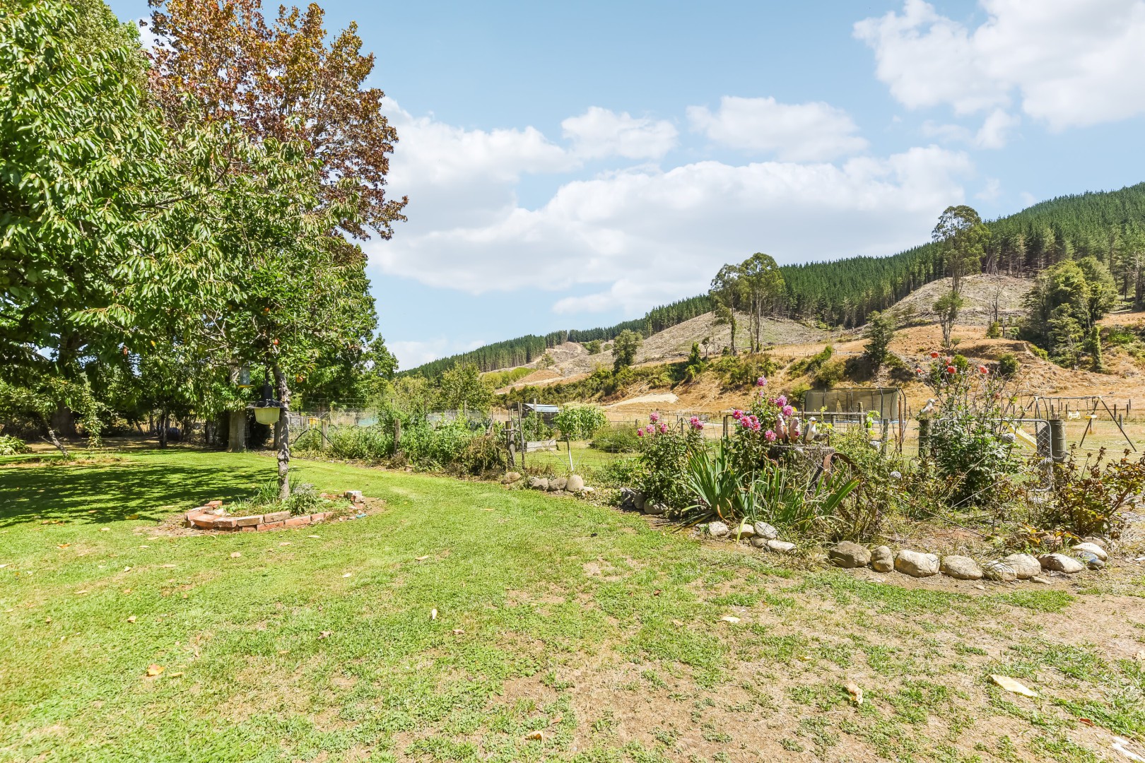 Peaceful Riverfront Lifestyle