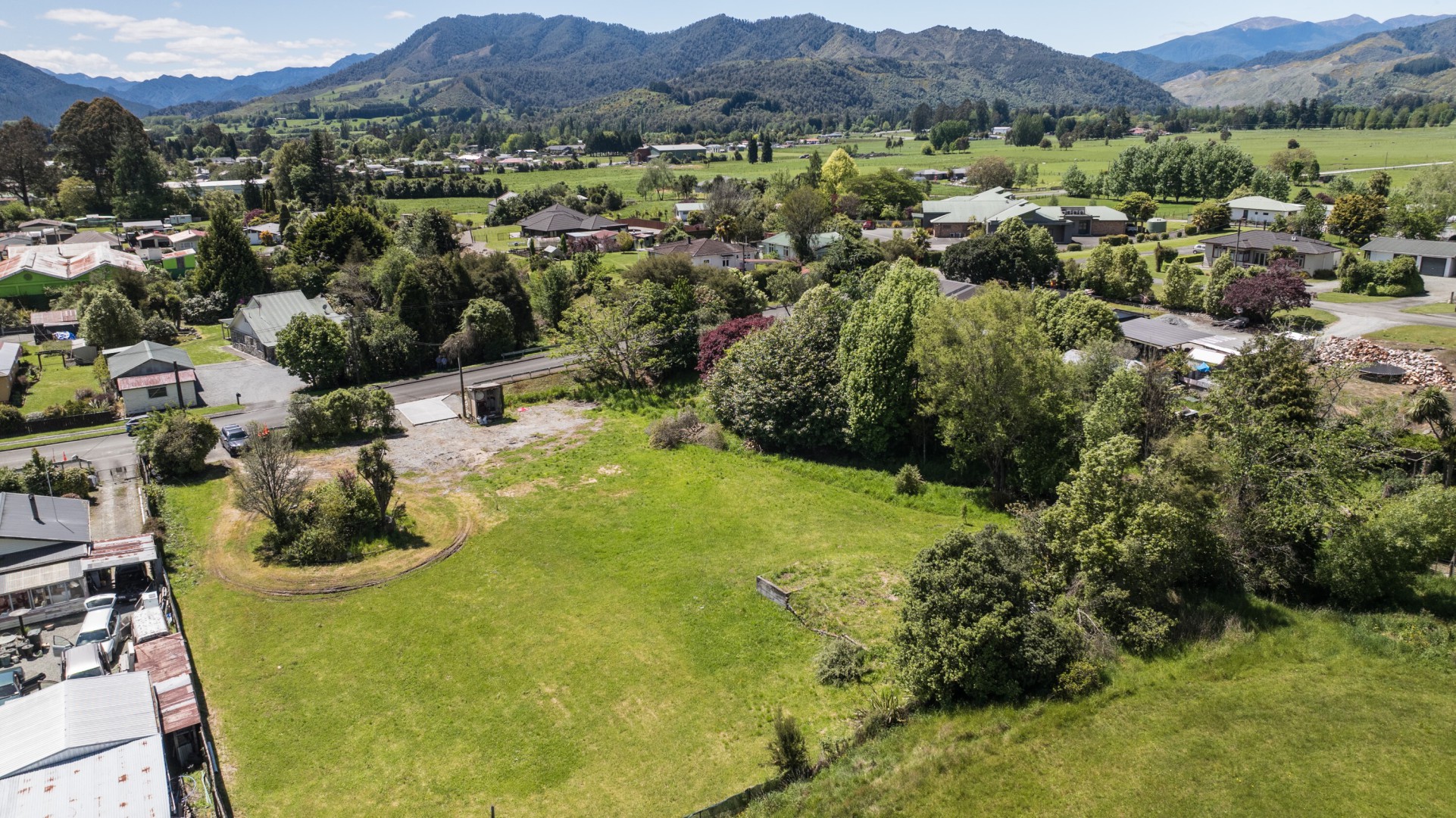 12 Cromwell Street, Murchison #3 -- listing/15621/b-v4.jpeg