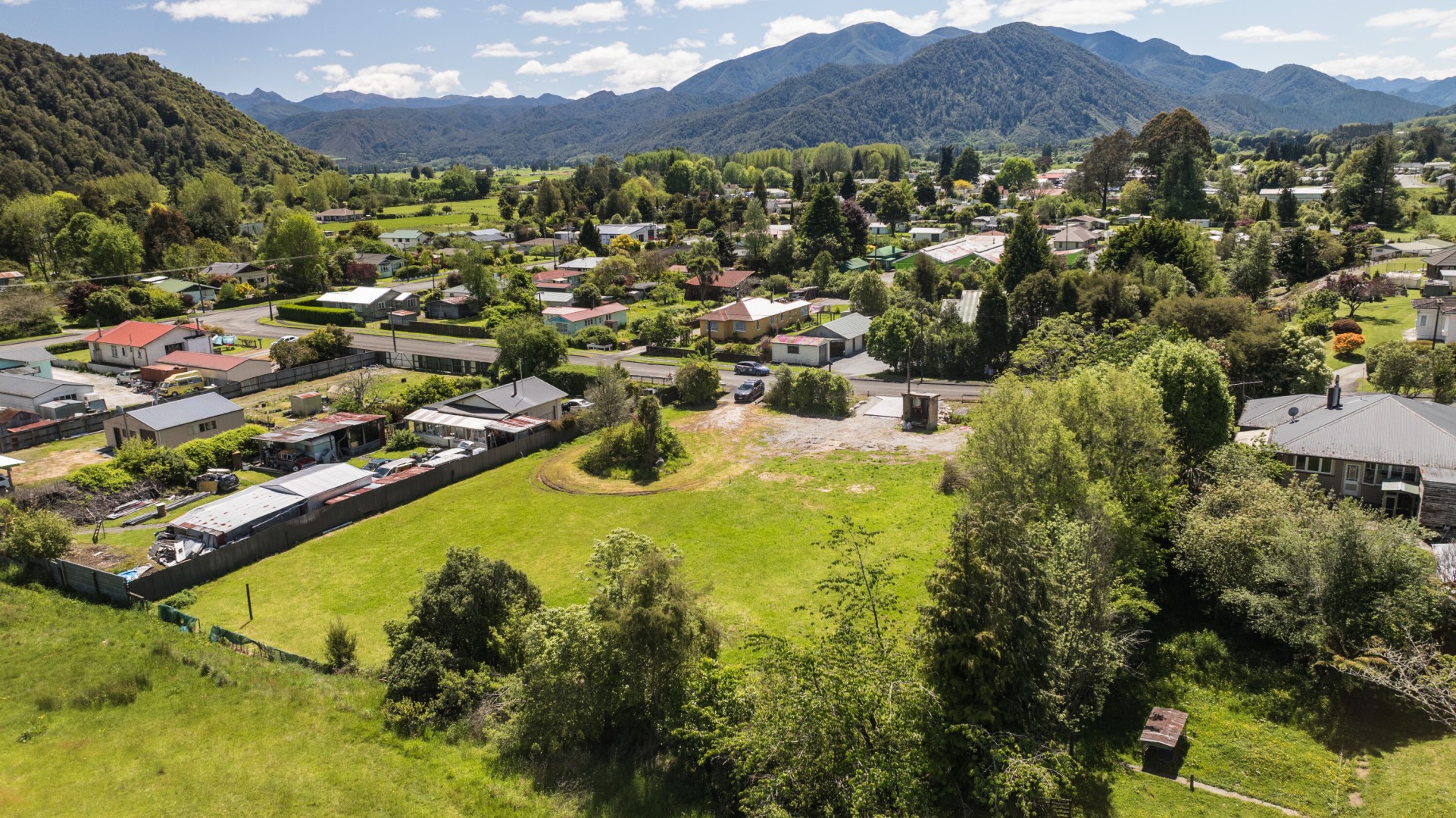 12 Cromwell Street, Murchison #4 -- listing/15621/c-v4.jpeg