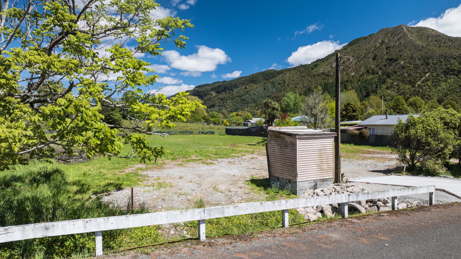 12 Cromwell Street, Murchison #6 -- listing/15621/e-v4.jpeg