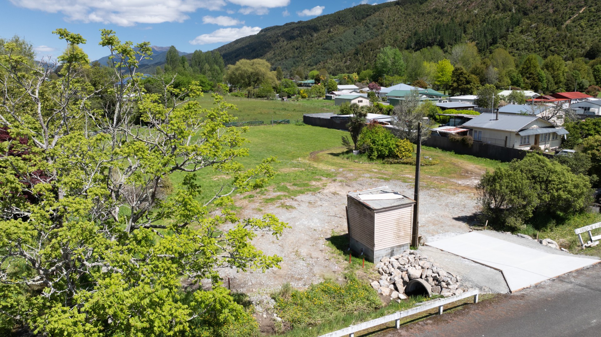 12 Cromwell Street, Murchison #7 -- listing/15621/f-v4.jpeg