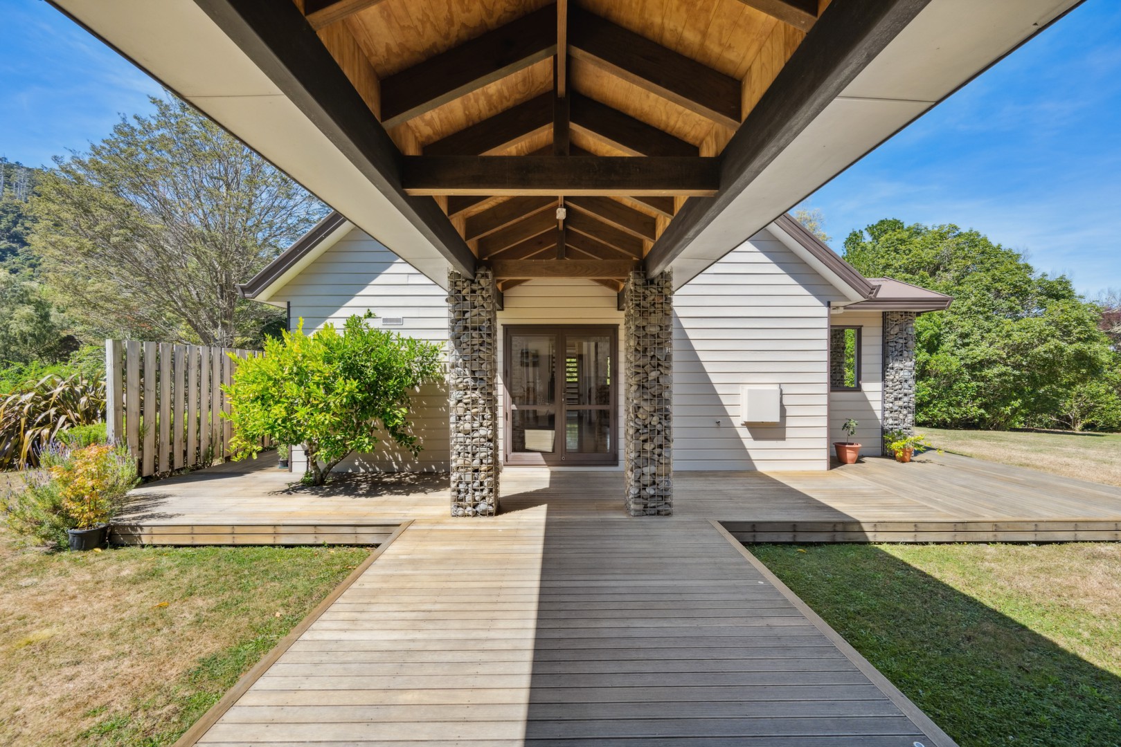 28 Lady Cobham Grove, Anakiwa #1 -- listing/15871/m-v6.jpeg