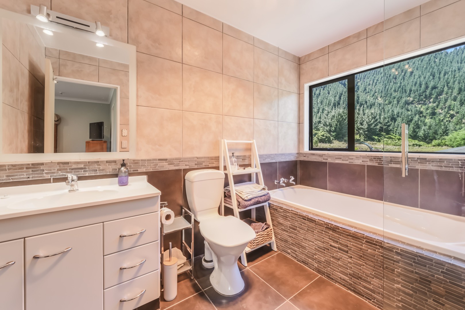 11 Mead Road, Brightwater #25 -- listing/15892/y-v2.jpeg