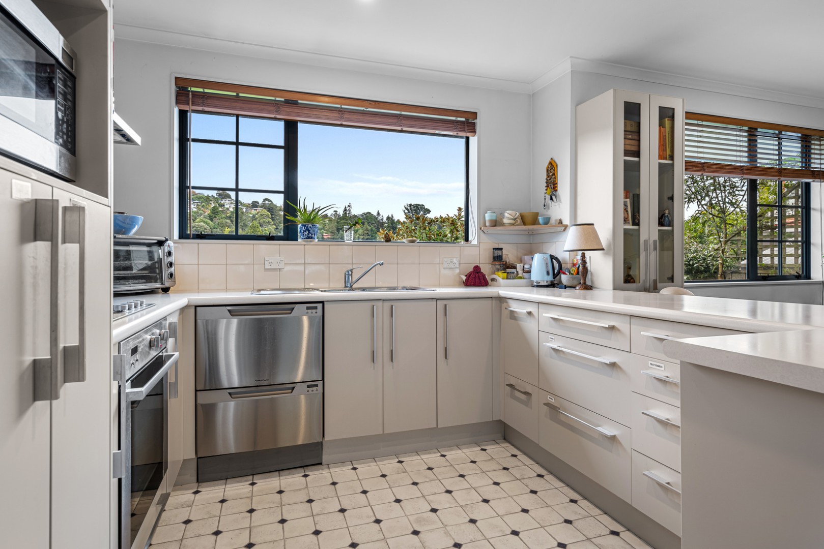 6 Valley Heights Road, Stepneyville #5 -- listing/15979/d-v3.jpeg