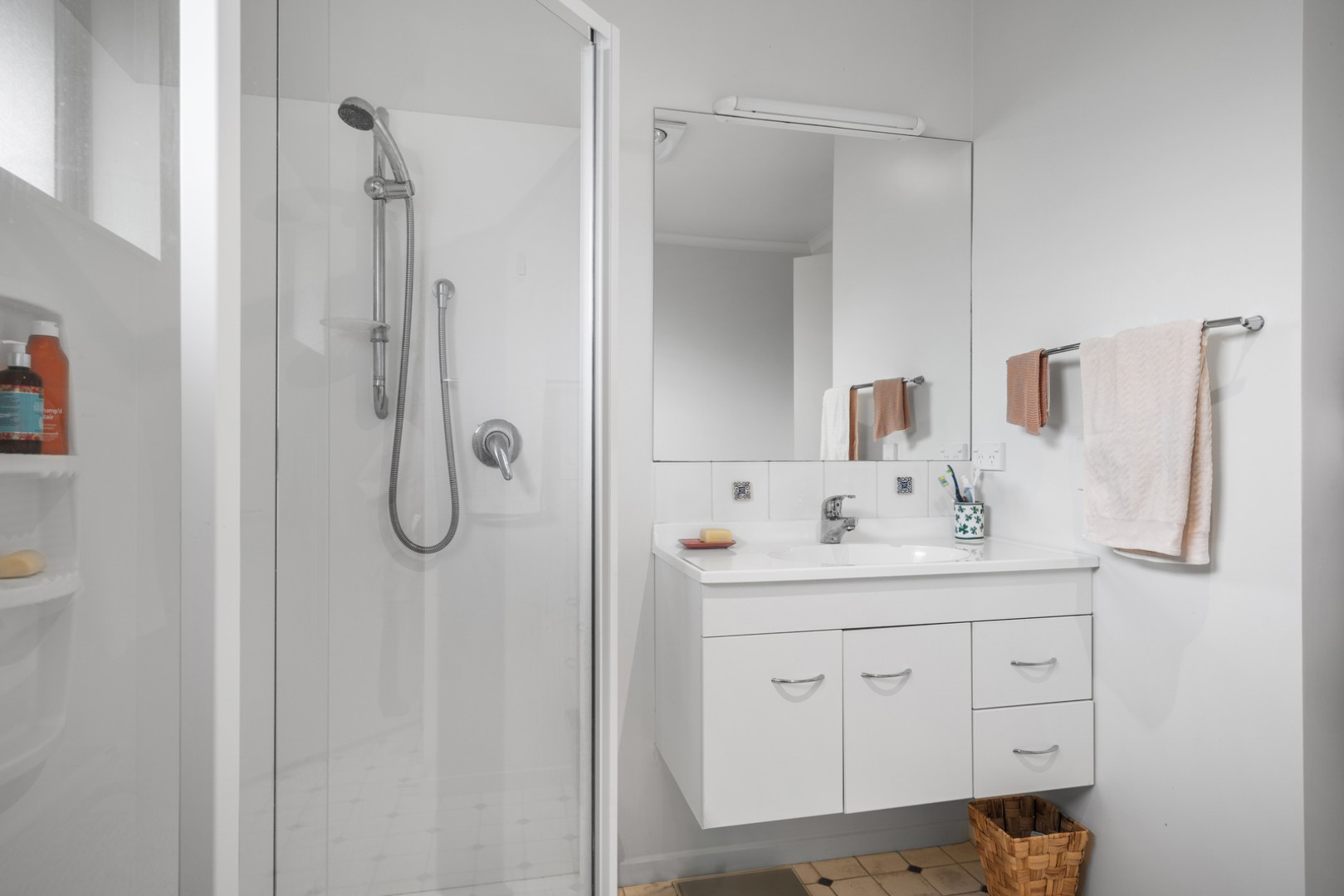 6 Valley Heights Road, Stepneyville #10 -- listing/15979/i-v3.jpeg