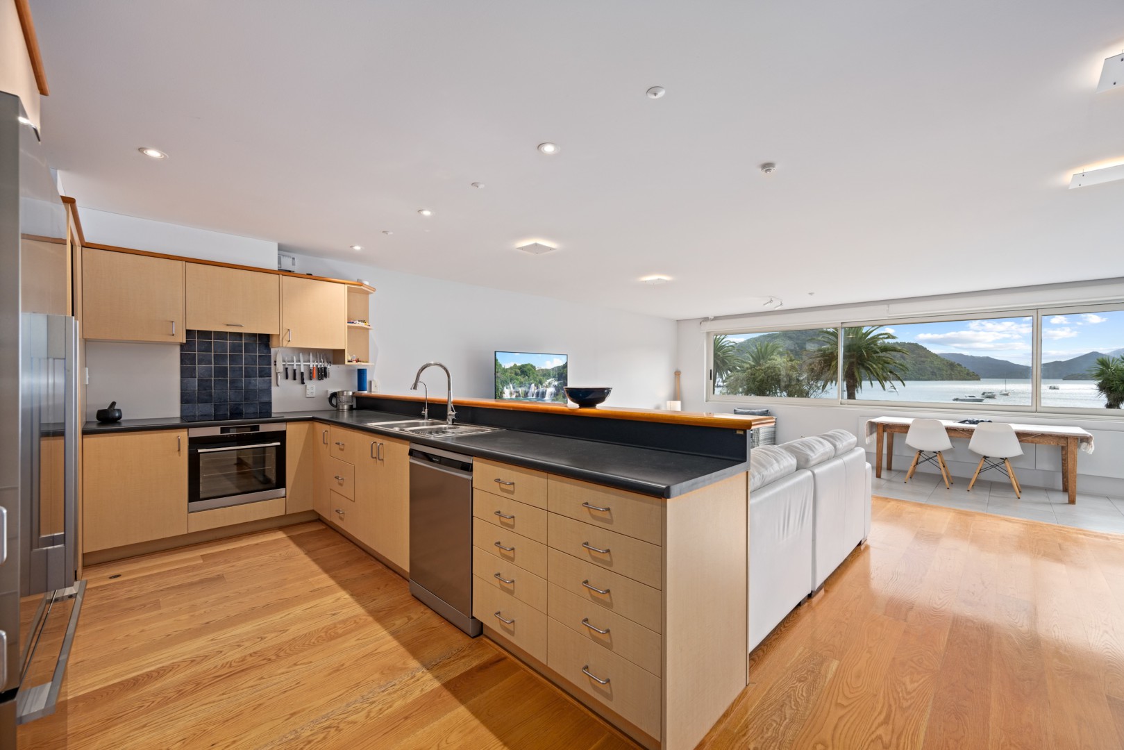 2b/12 London Quay, Picton #6 -- listing/16077/e.jpeg