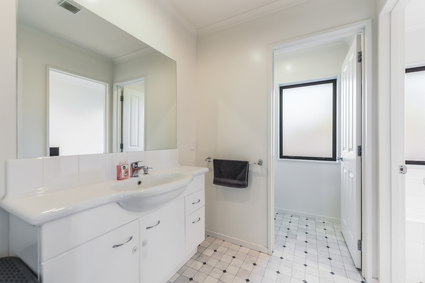 20 Woodstock Place, Stoke #15 -- listing/16163/o-v2.jpeg