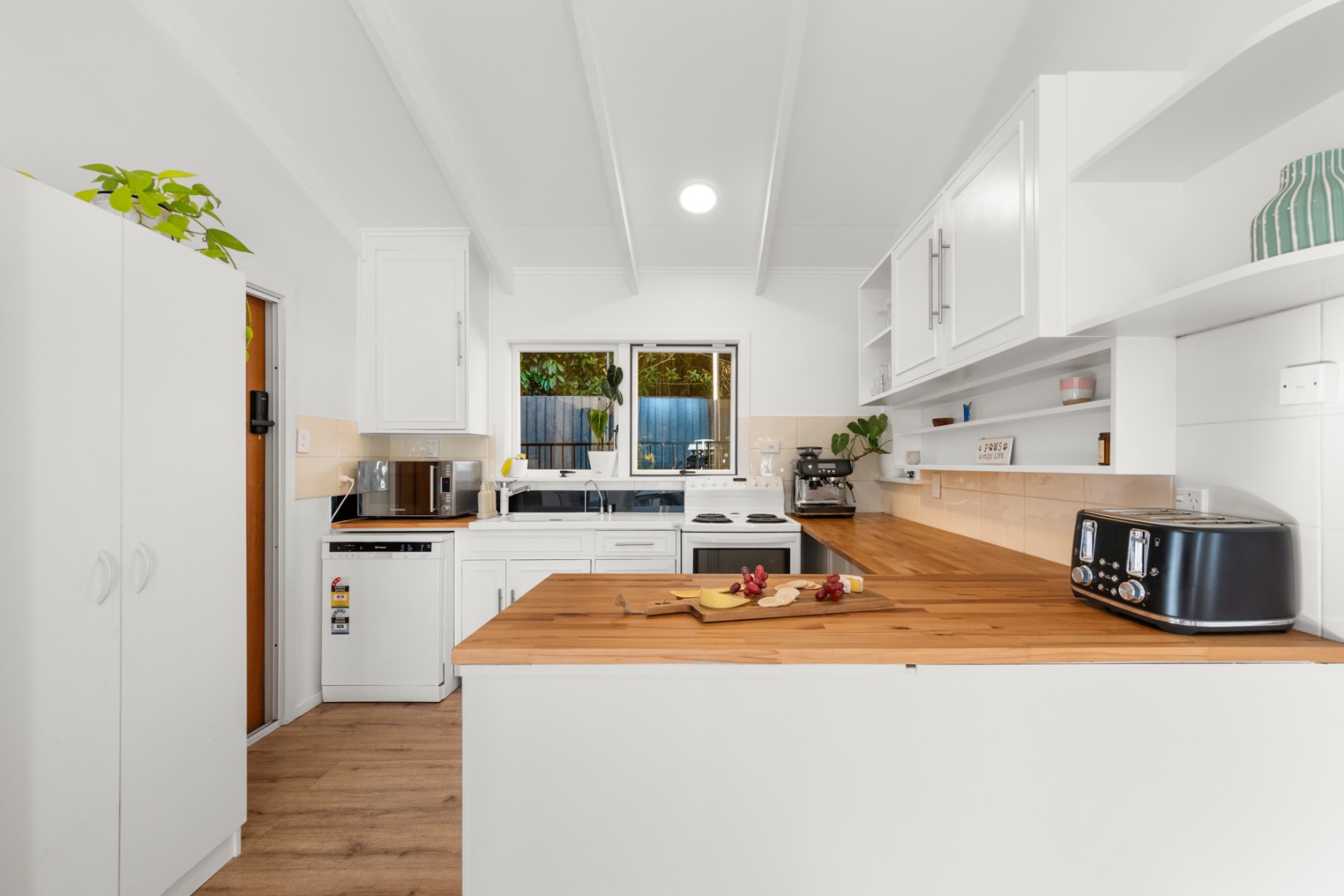 33 Milton Terrace, Picton #3 -- listing/16202/RBPI121108.jpeg