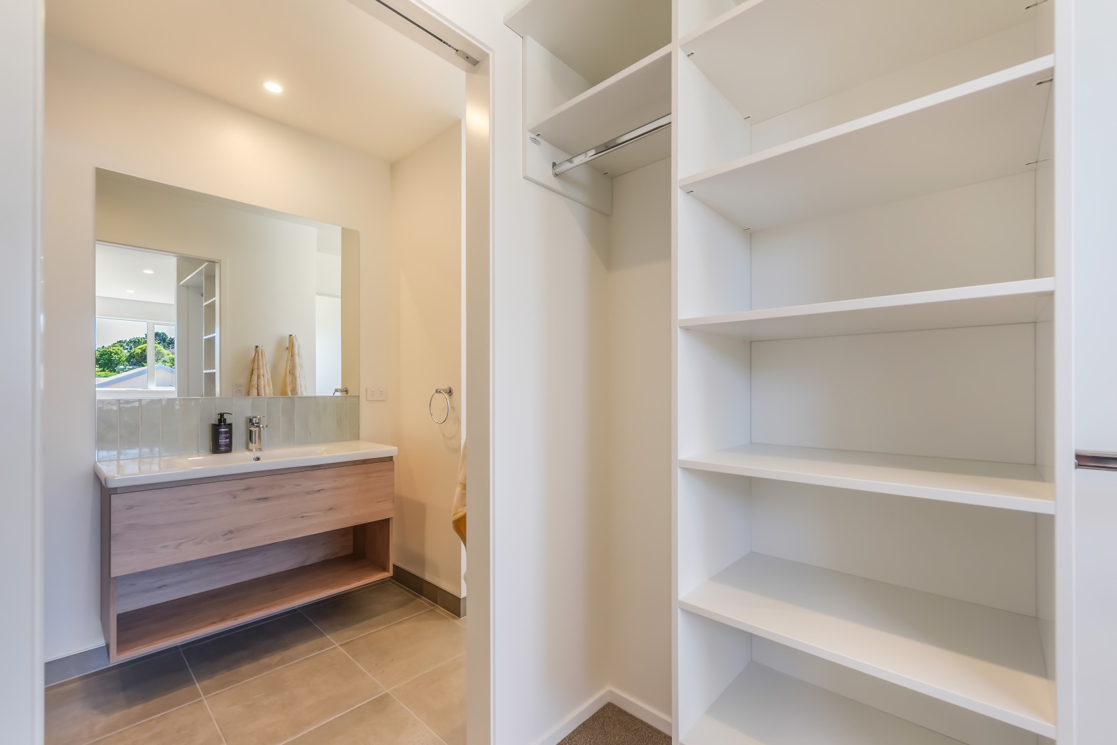 71 Les Wakefield Road, Mapua #10 -- listing/16211/i-v2.jpeg