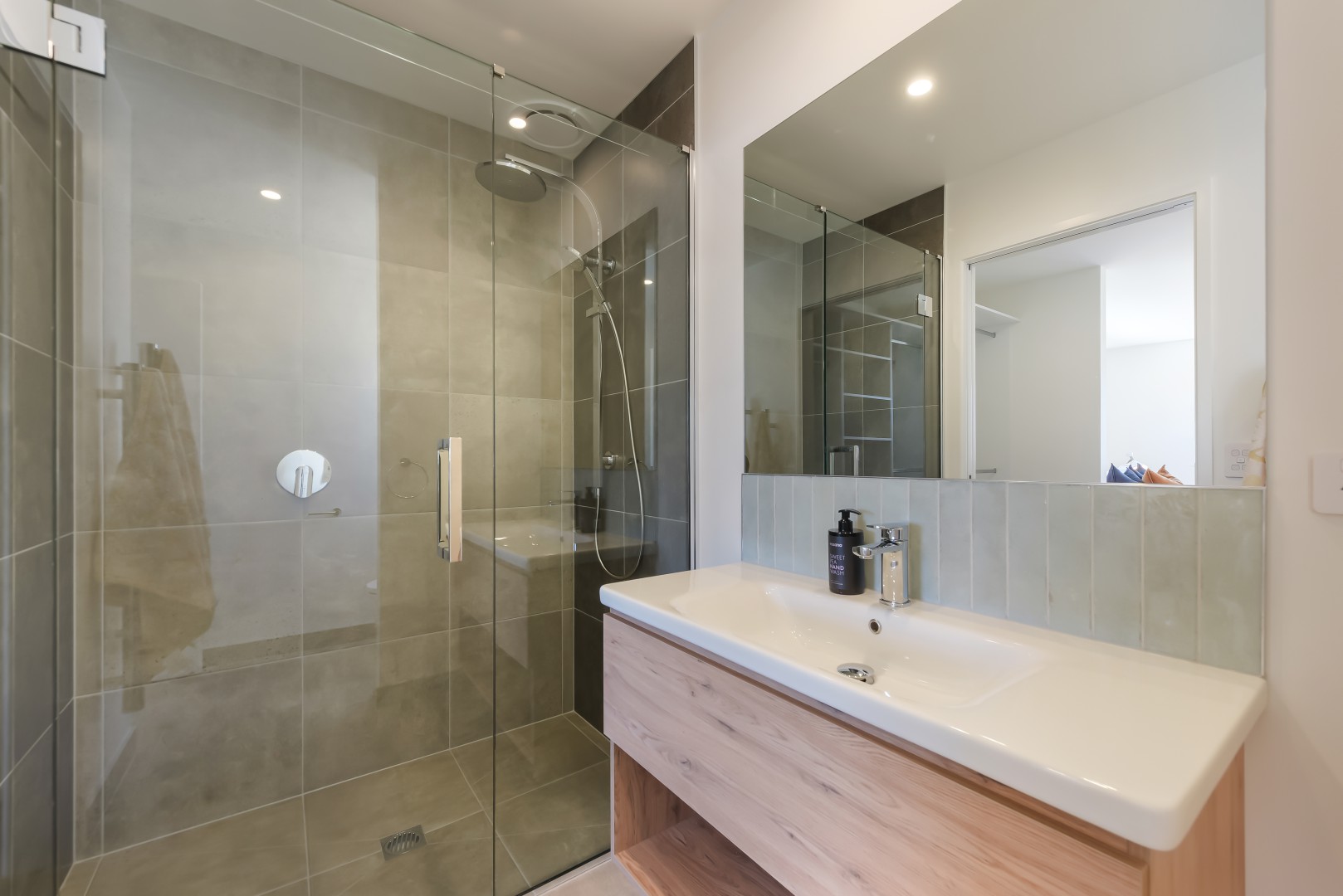 71 Les Wakefield Road, Mapua #11 -- listing/16211/j-v2.jpeg