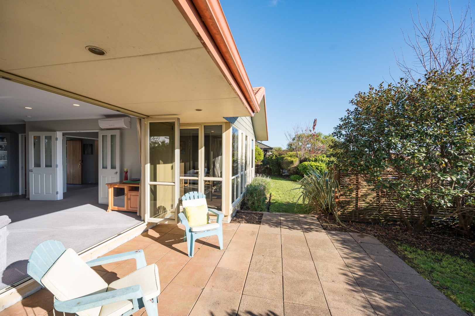 447 Suffolk Road, Stoke #22 -- listing/16215/v-v2.jpeg