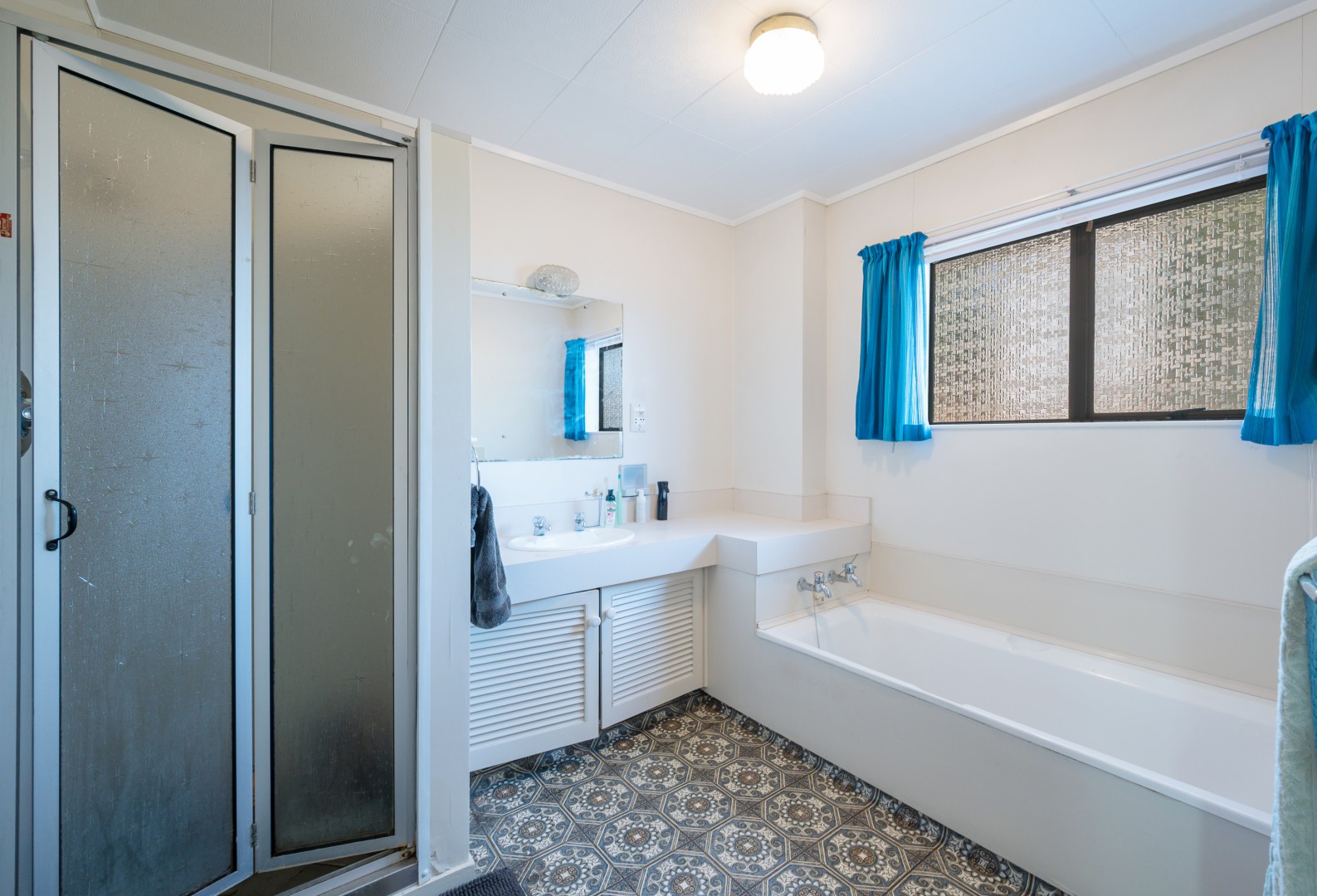 2/3 Exeter Street, Stoke #13 -- listing/16221/l-v6.jpeg