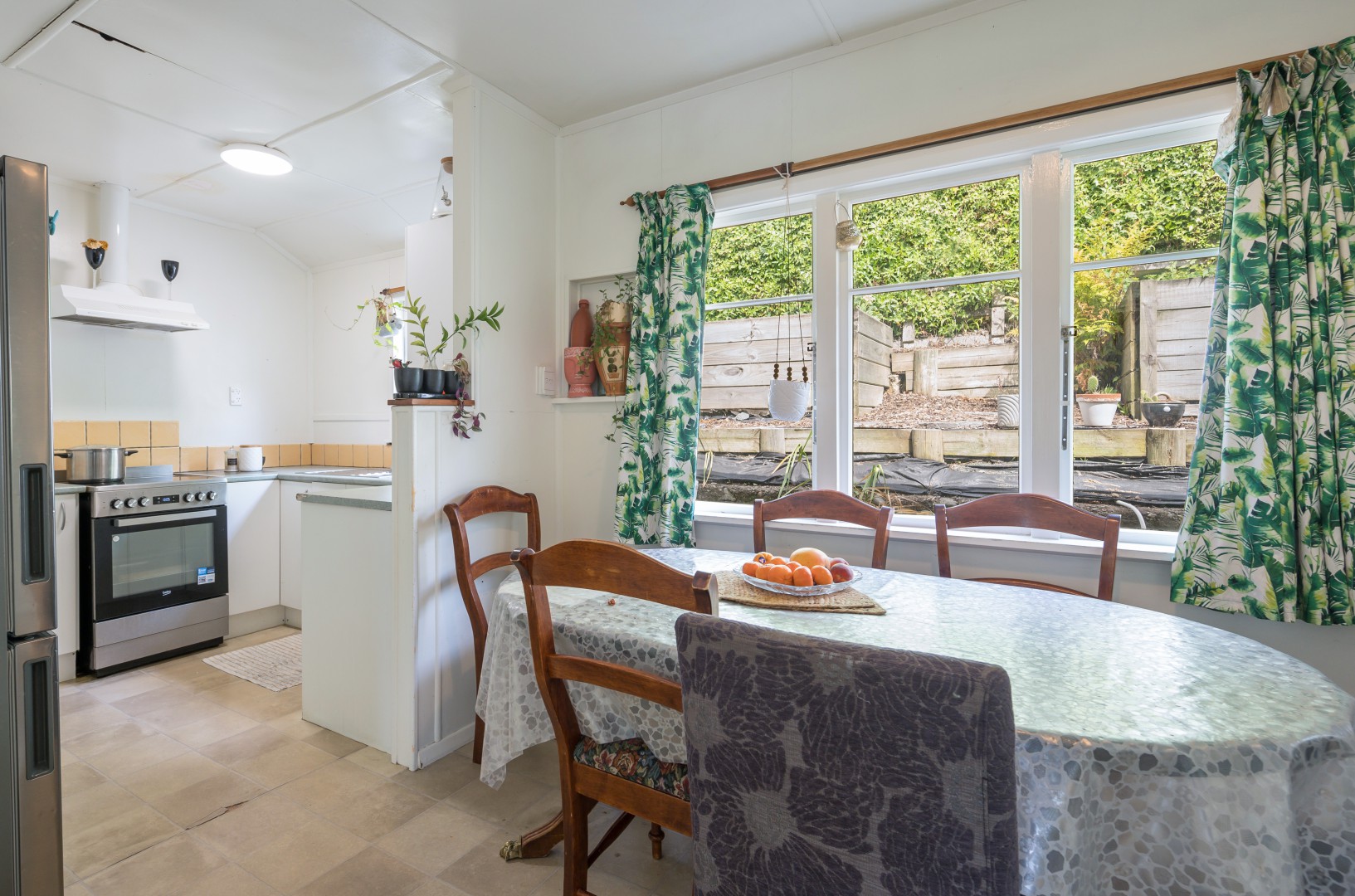 27 Jenner Road, Toi Toi #5 -- listing/16235/d-v2.jpeg