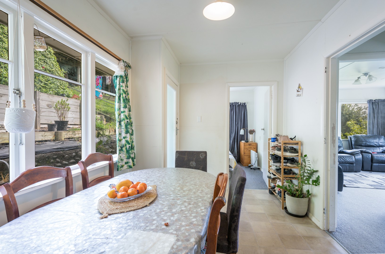 27 Jenner Road, Toi Toi #6 -- listing/16235/e-v2.jpeg