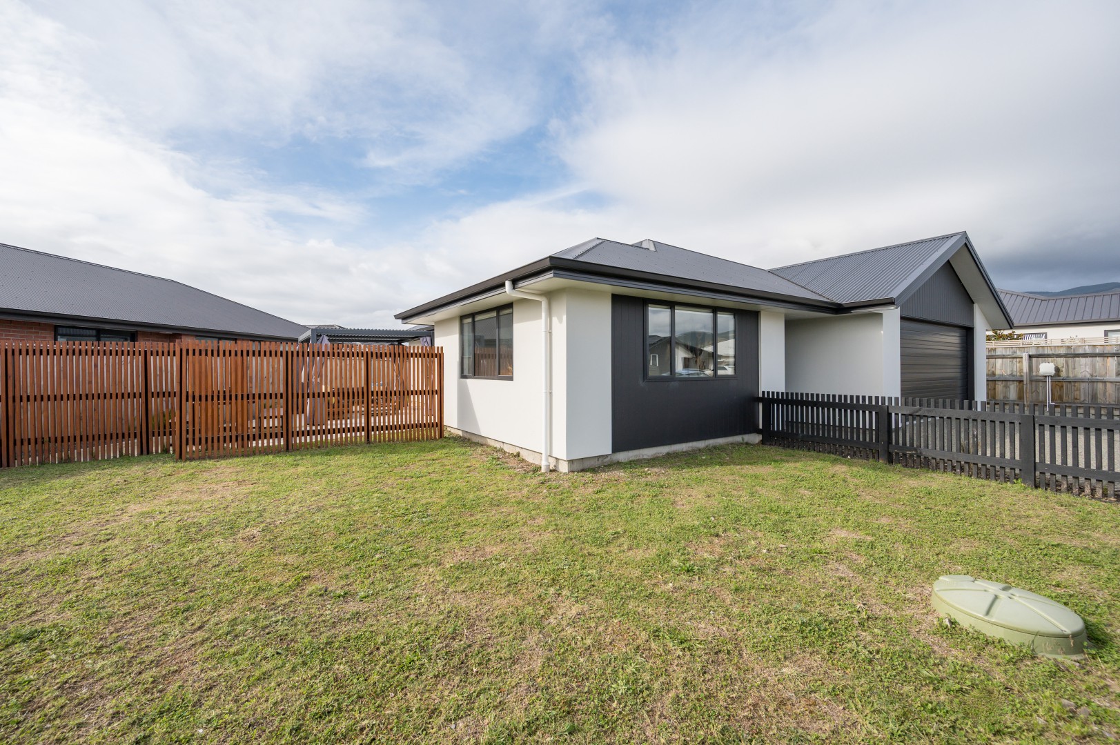 17 Hanworth Road, Richmond #3 -- listing/16323/b.jpeg