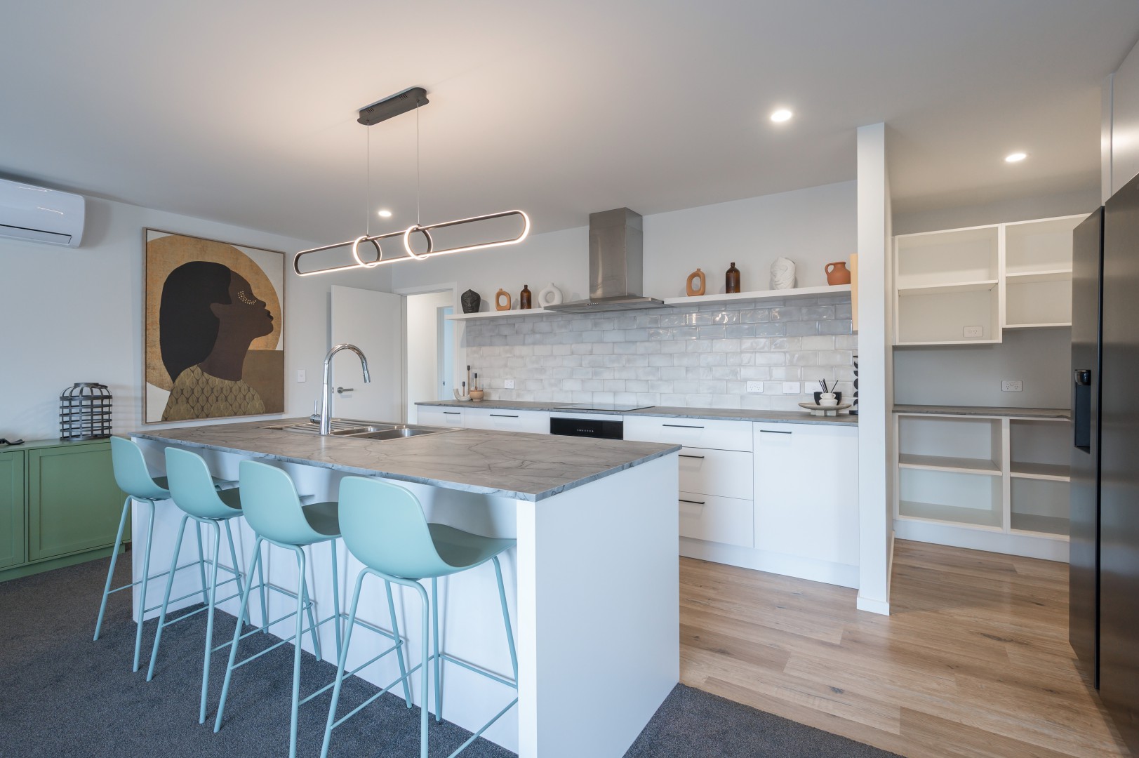 17 Hanworth Road, Richmond #5 -- listing/16323/d.jpeg