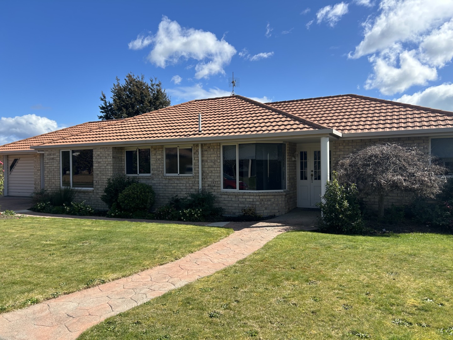 17 Maple Crescent, Richmond #1 -- listing/16383/RBPI122063.jpeg